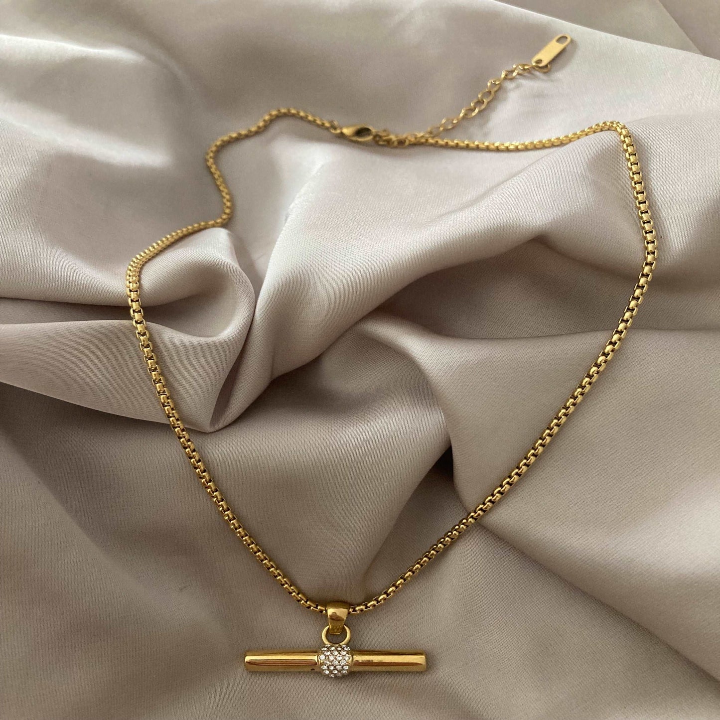 Gold Solid T Bar Necklace - Kissed Jewellery